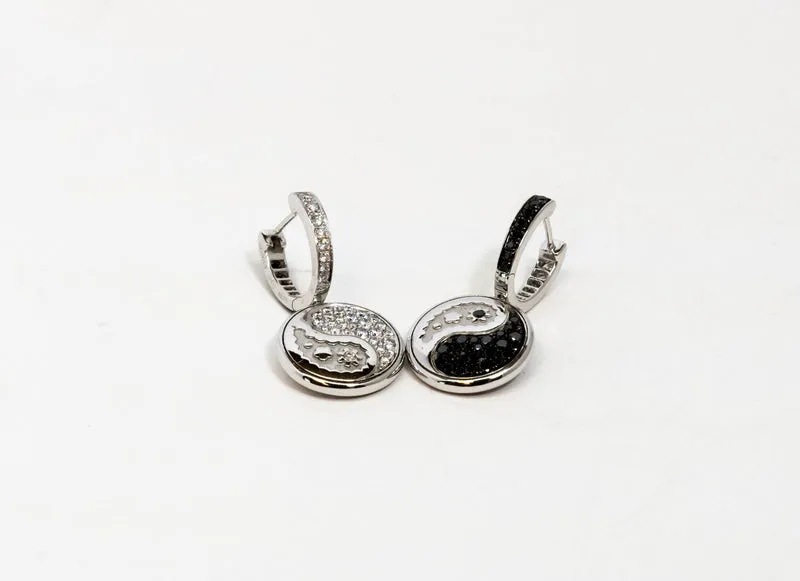 Carrera Y Carrera Aqua Reversible 18K White Gold and Diamonds Earring, 10071990