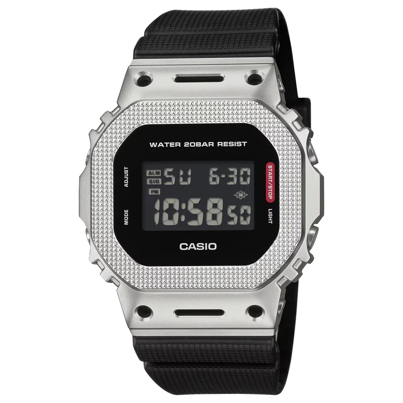 Montre Casio G-Shock GM-5600M-1 Homme Argenté Noir